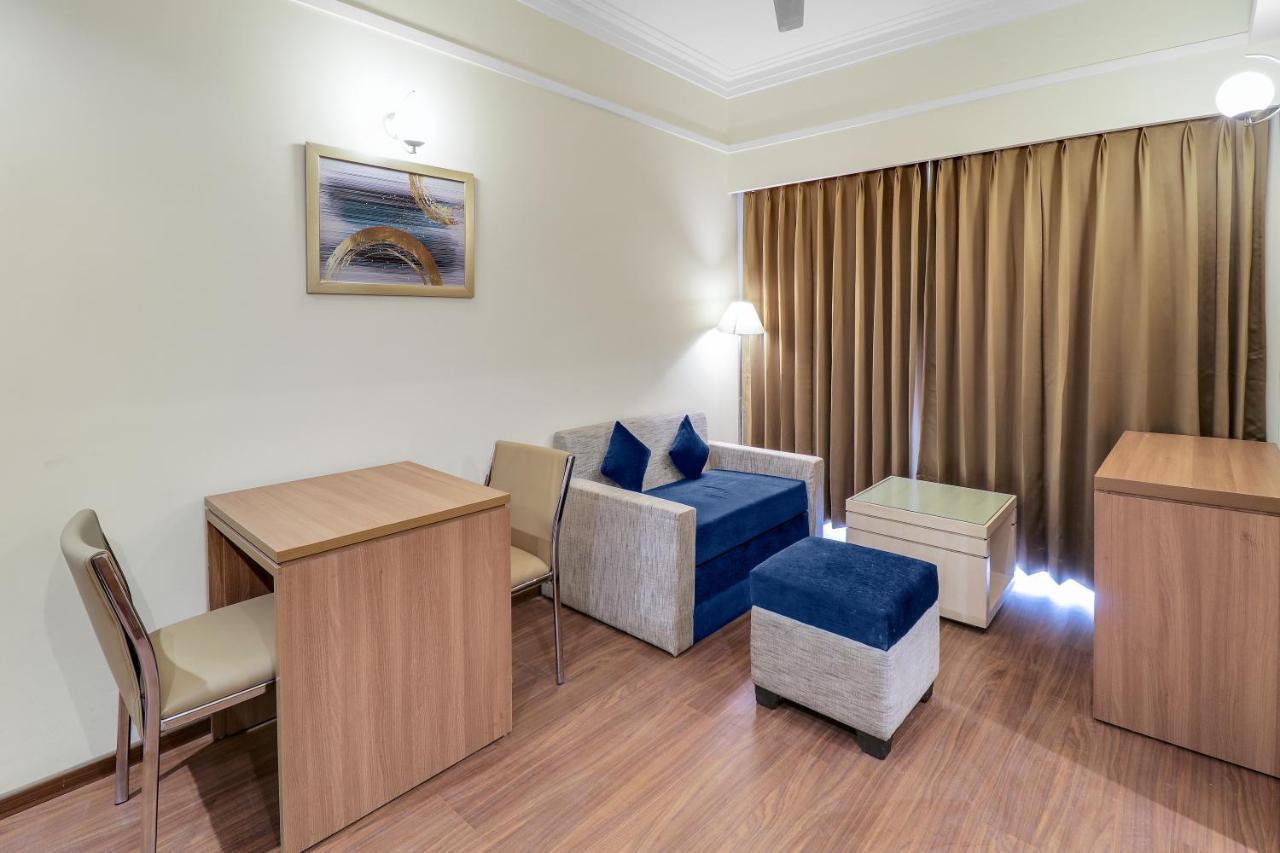 Starlit Suites Newtown Калькутта Экстерьер фото