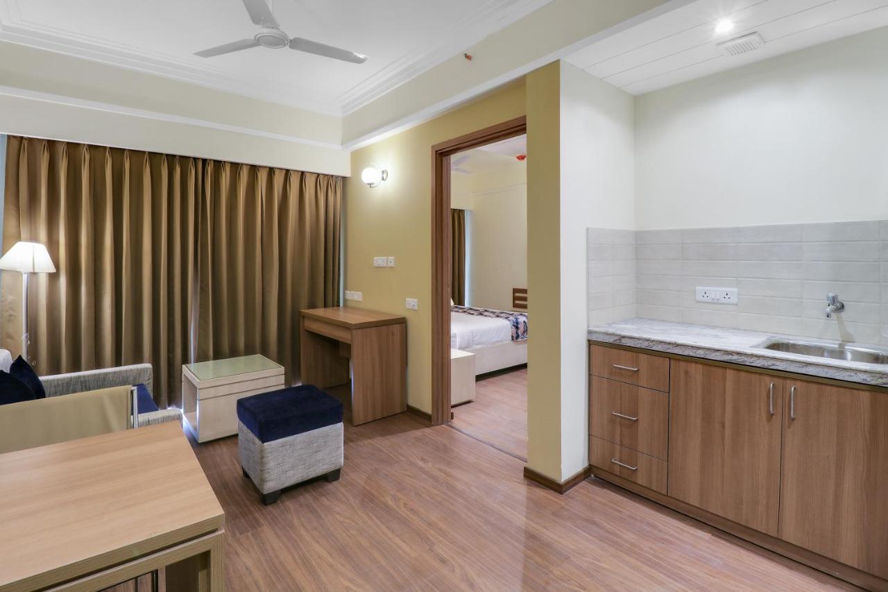 Starlit Suites Newtown Калькутта Экстерьер фото
