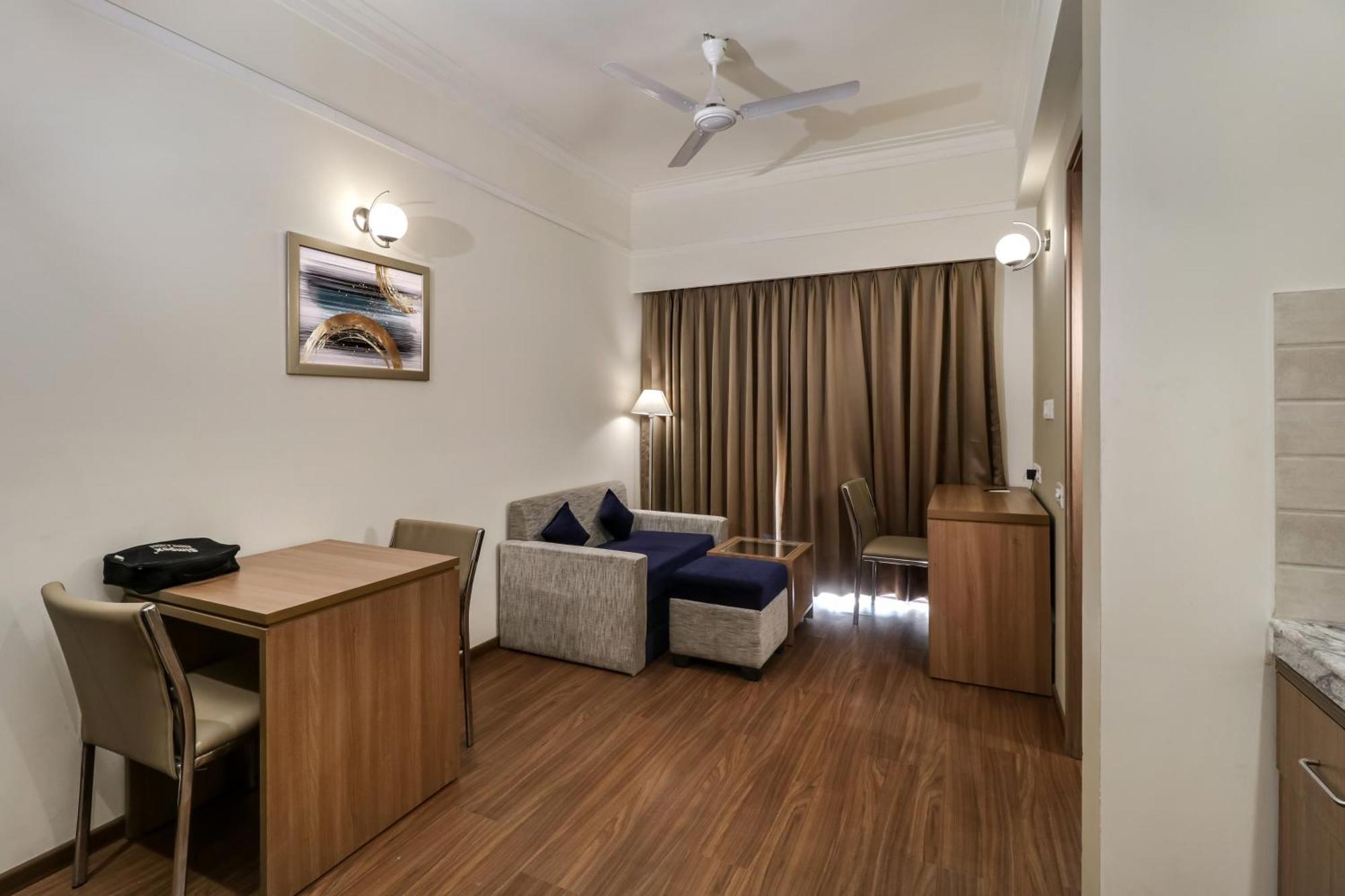 Starlit Suites Newtown Калькутта Экстерьер фото