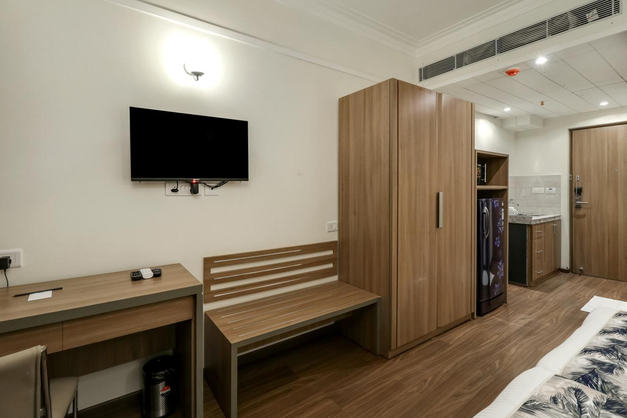 Starlit Suites Newtown Калькутта Экстерьер фото