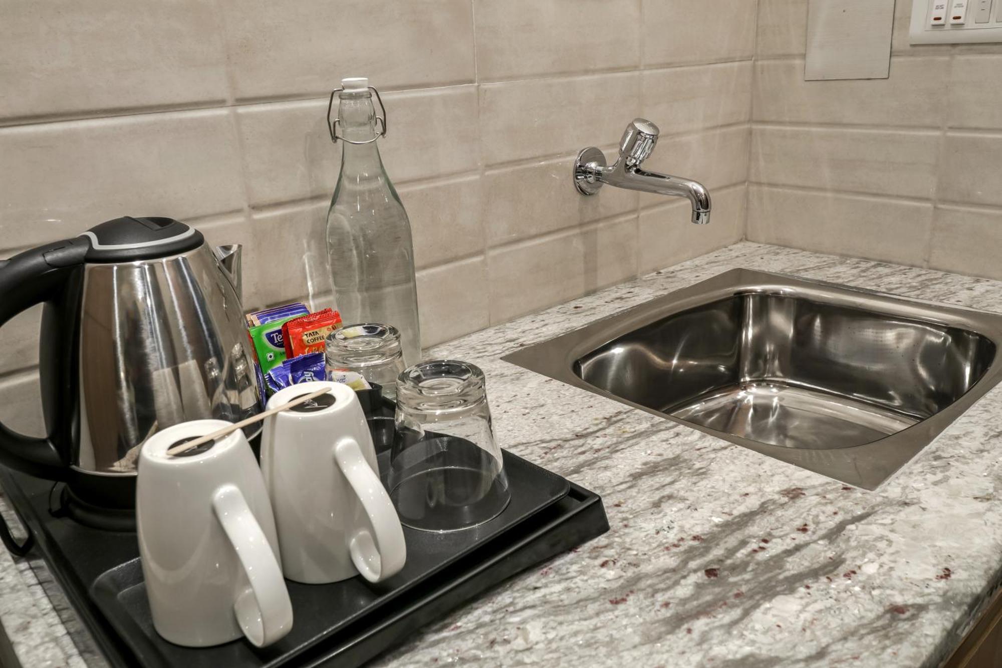 Starlit Suites Newtown Калькутта Экстерьер фото
