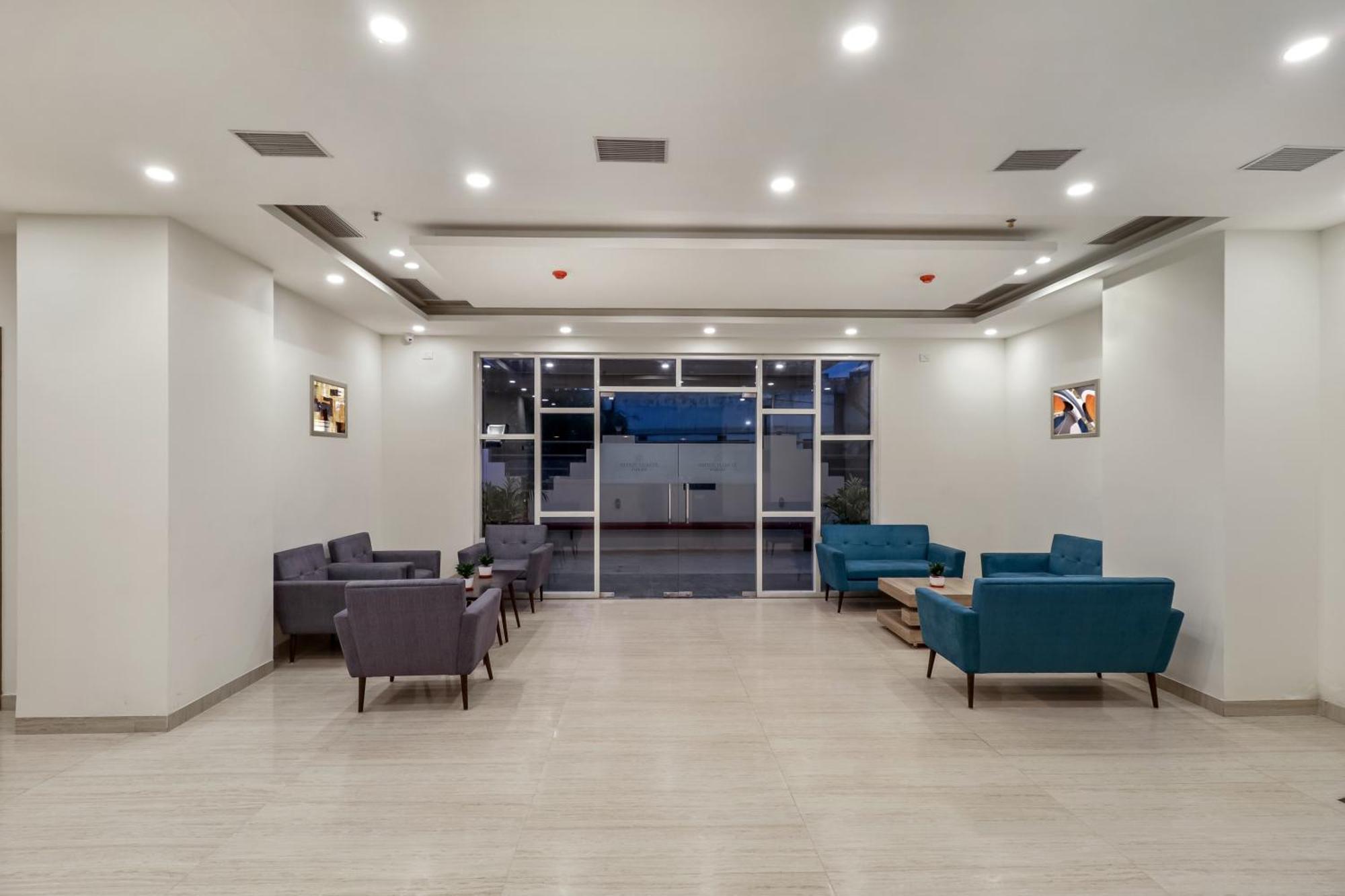 Starlit Suites Newtown Калькутта Экстерьер фото