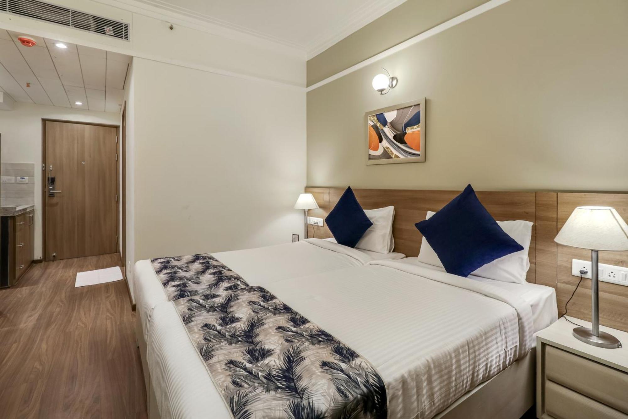 Starlit Suites Newtown Калькутта Экстерьер фото