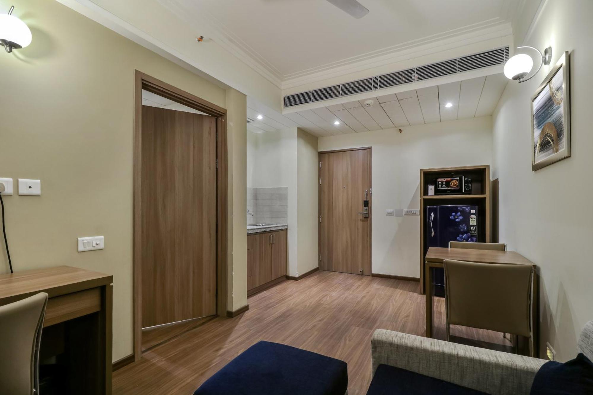 Starlit Suites Newtown Калькутта Экстерьер фото